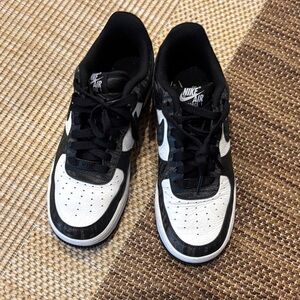 Nike Black and White Low-Top Sneakers